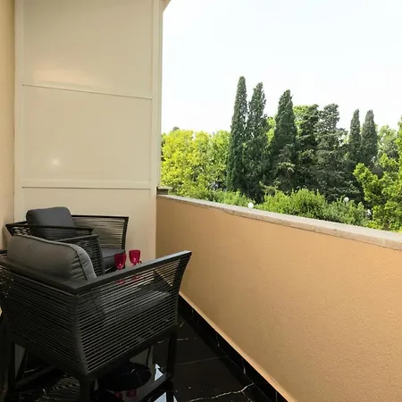 Mini Palais - Beachfront, 5 Min Center, Terrace Daire *