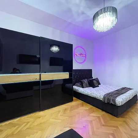 Apartment Mini Palais - Beachfront, 5 Min Center, Terrace