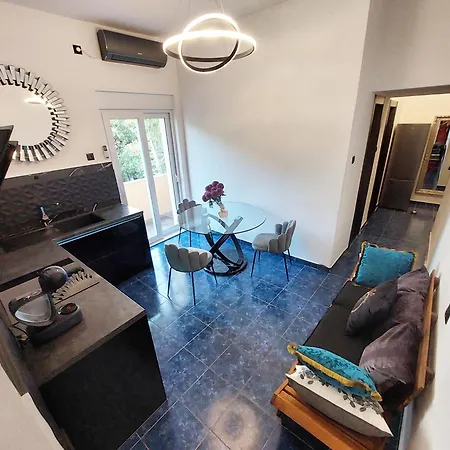Mini Palais - Beachfront, 5 Min Center, Terrace